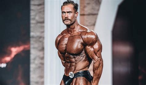 Chris Bumstead Gives Answer On Whether or Not to。